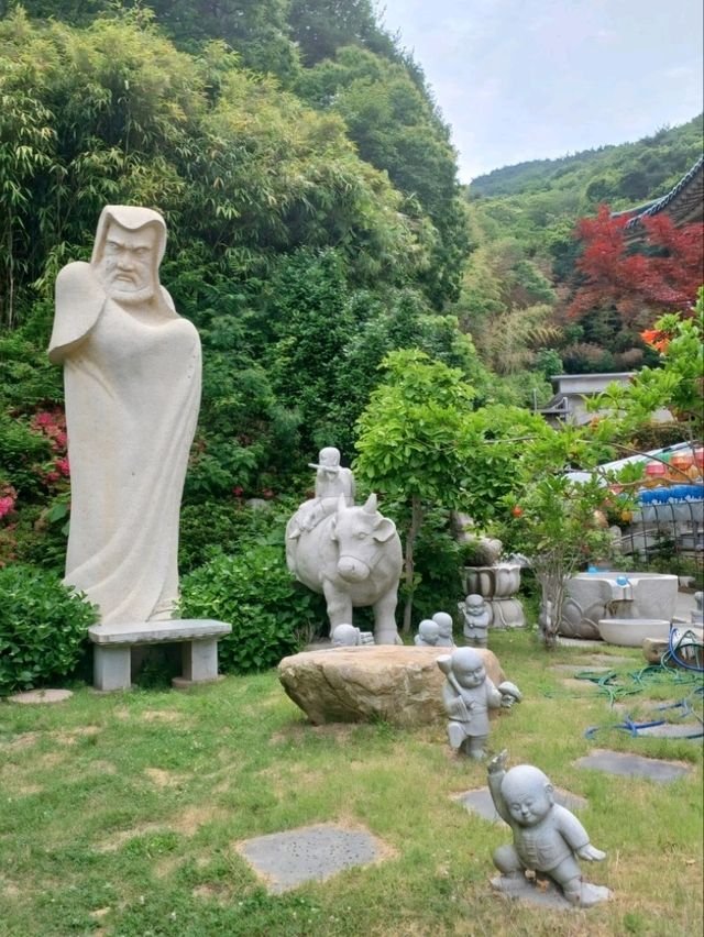 고즈넉한 하루를 시작하는 힐링 여행 🌿