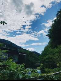 【群馬・四万温泉】レトロと自然が調和する癒しの温泉街へ