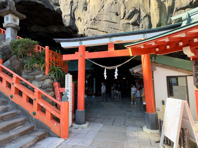 🌊 Udo Jingu – A Serene Cliffside Shrine by the Sea