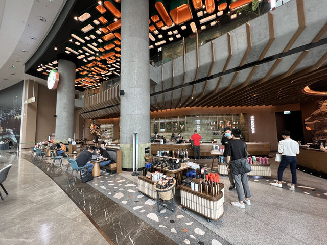 ☕️ Coffee with a View – Starbucks Reserve ICONSIAM Delivers the Wow