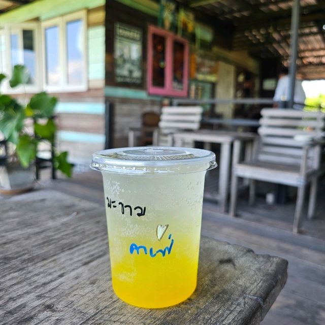 🍀นั่งชิล ชมทุ่งนา ที่ มะขามคาเฟ่ | อ่างทอง 🌿