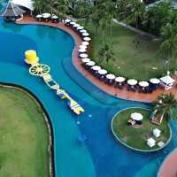 ที่พัก 5 ดาวที่สระว่ายน้ำยาวมาก
