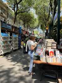 📚 ถนนหนังสือกลางโฮจิมมินห์