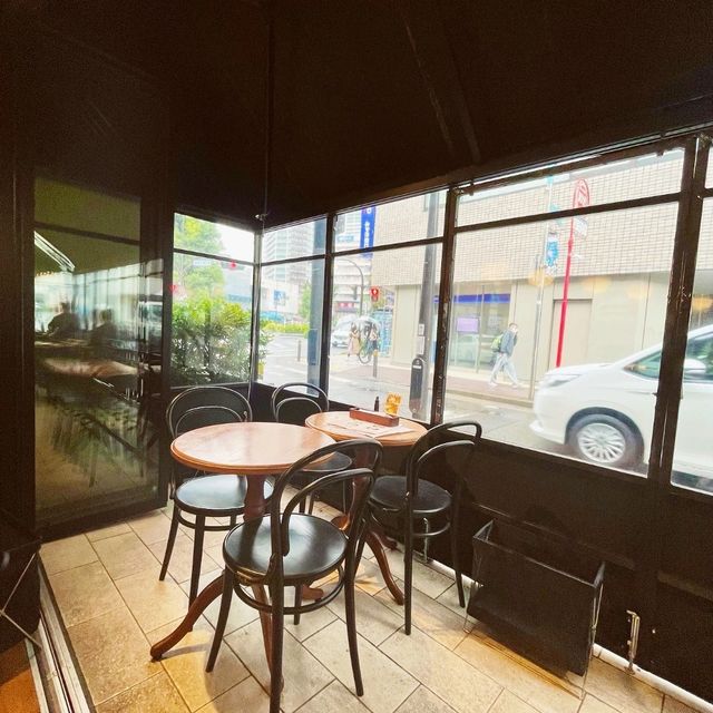 Tiny Tea & Bar