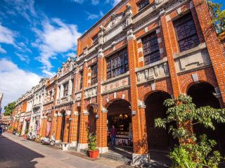 Red Brick Arcades and Time Imprints: A Complete Guide to Sanxia Old Street
