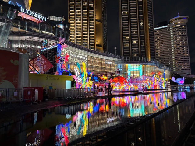 集泰國各地特色於一身的超大百貨商城「ICONSIAM」
