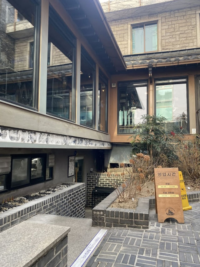 Fritz Coffee Company, Seoul’s Retro Brew Haven in Mapo