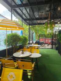 Bright and Cozy Café Stop in Desaru