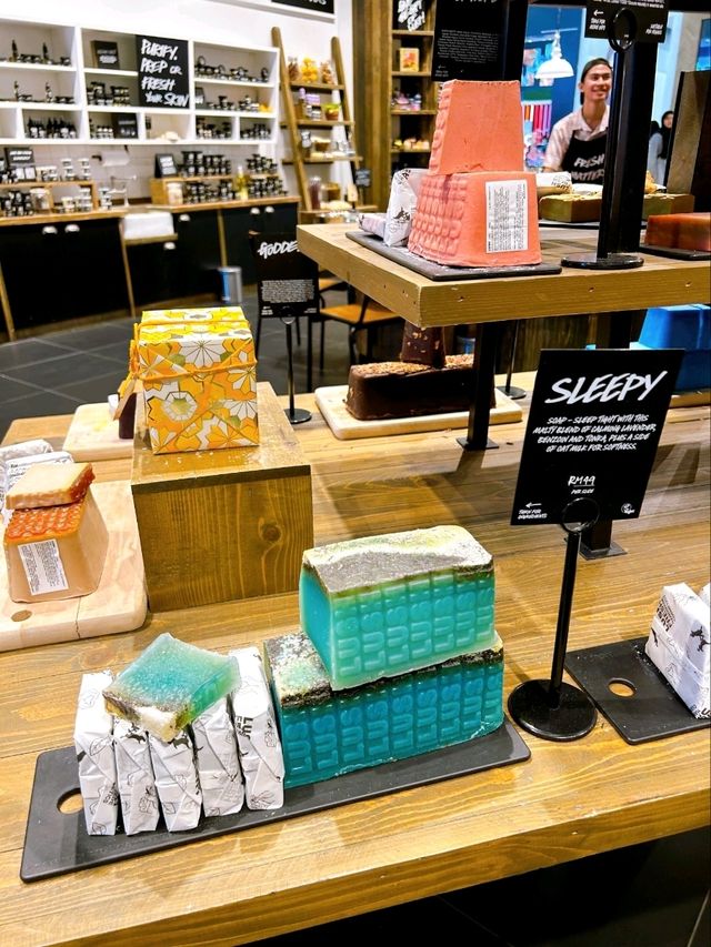 Lush at Aeon Tebrau: Smells So Good!