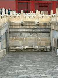 A Walk Through Imperial Wonder : The Forbidden City