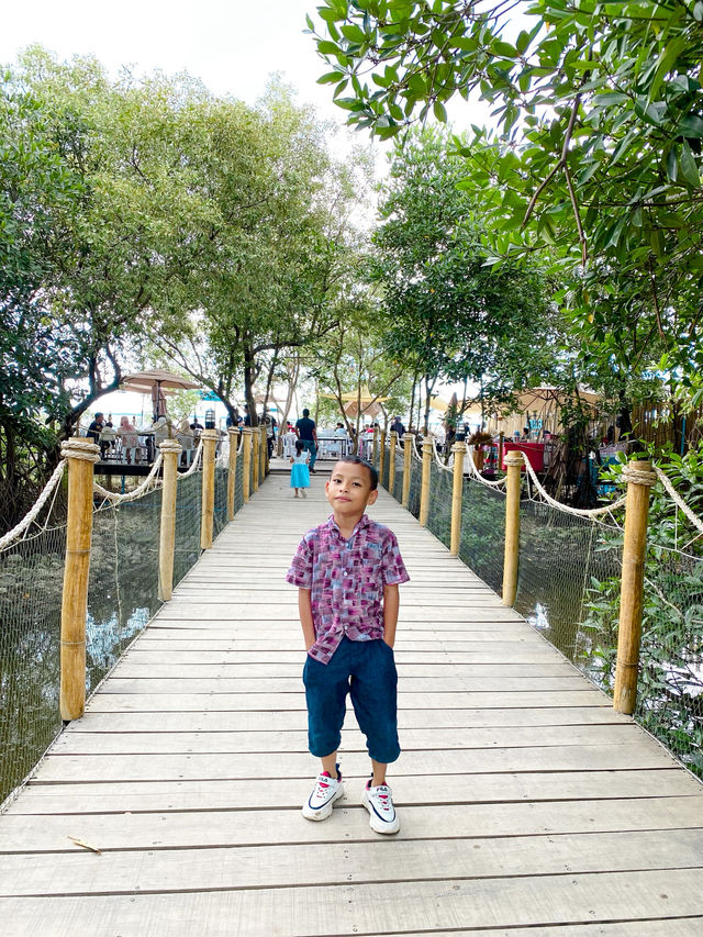 บ้านเล Seafood & Café