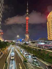 “Neon Dreams: Shanghai’s Colourful Nights”