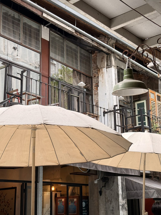 Kafe Kleptokrat — อิ่มอร่อยหลากสไตล์ ใจกลางเมือง