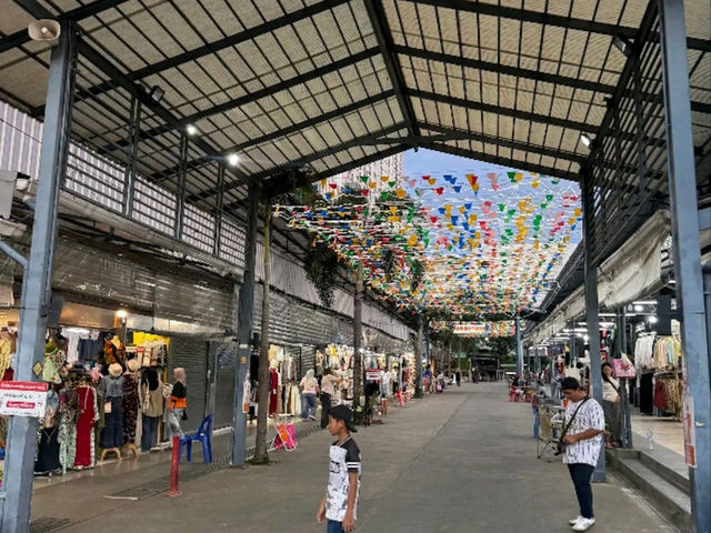 Shop, Eat & Explore at Hat Yai’s Asean Night Bazaar