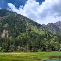 Mirror Lake in Sichuan, Like Walking Into a Postcard