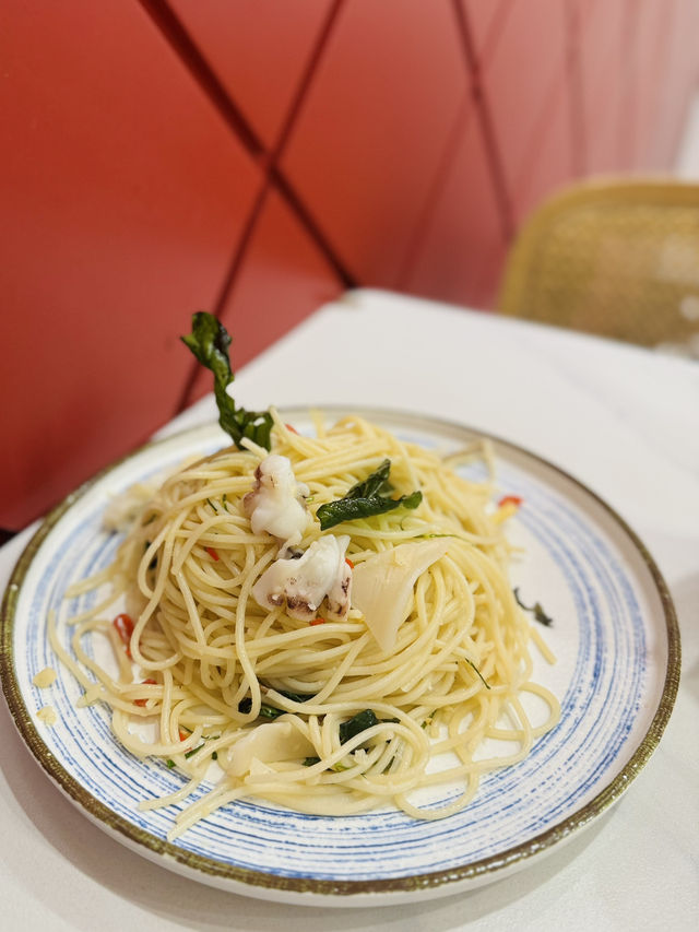 泰茶都開咗cafe?😮有齊小食到甜品😋