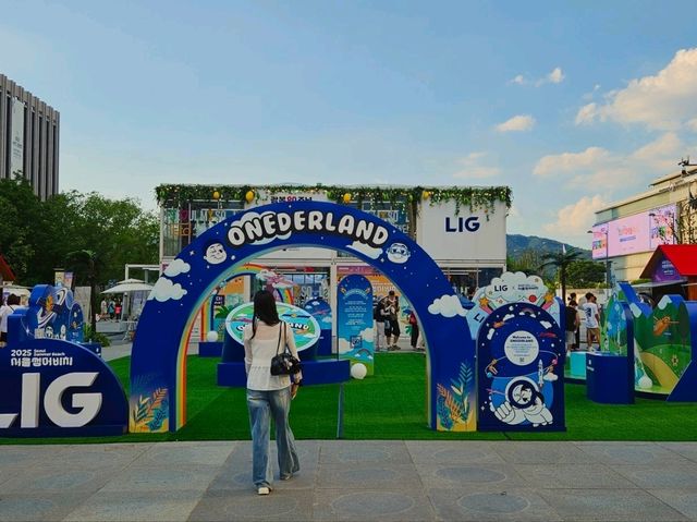 Summer festival at Gwanghwamun Square