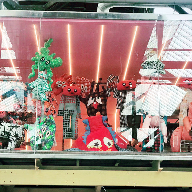 アムステルダムの秘密基地!NDSM Fuseで出会うアートと創造の1日🎨 アムステルダムの秘密基地!NDSM Fuseで出会うアートと創造の1日🎨