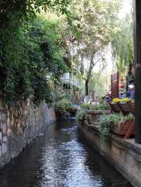 Follow the Water Home: How the Babble of Yuhe Square Becomes the Most Reliable Map for the Lost
