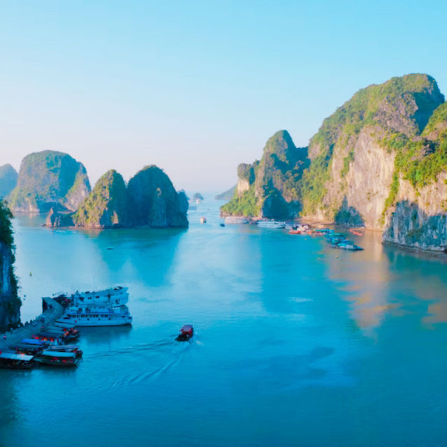 【神秘的な景観】ハロン湾🇻🇳 【神秘的な景観】ハロン湾🇻🇳