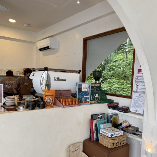คาเฟ่วิวทะเลที่พังงา Valhalla Teahouse 🌊 คาเฟ่วิวทะเลที่พังงา Valhalla Teahouse 🌊