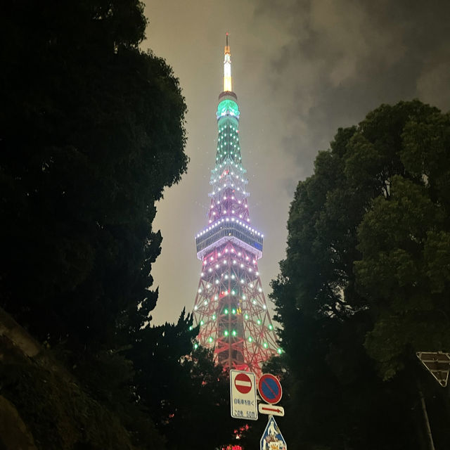 #鋼鐵巨神與夜幕紅塔：台場高達與東京塔之夜🗼🤖