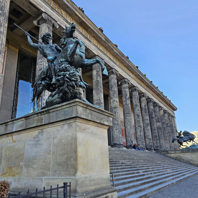 Altes Museum – A Neoclassical Treasure on Museum Island Altes Museum – A Neoclassical Treasure on Museum Island