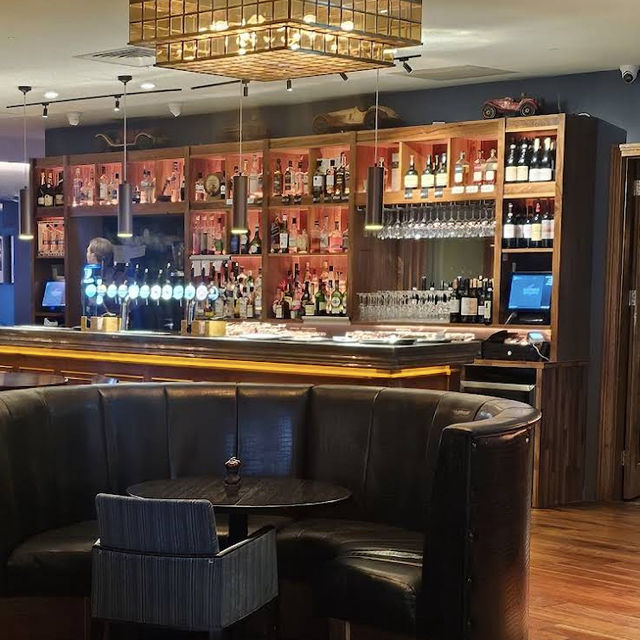 Pembroke Kilkenny Hotel – Boutique Elegance at the Heart of Medieval Mile