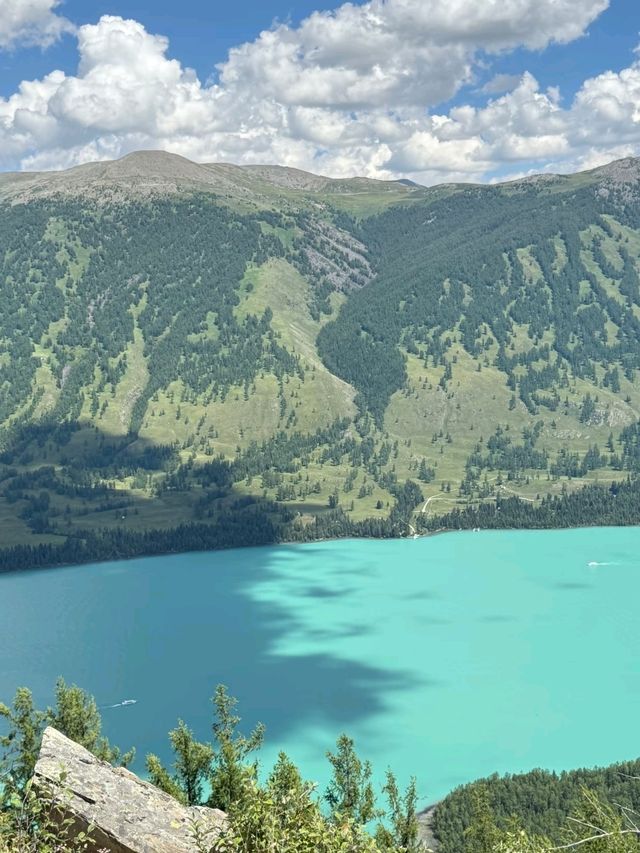 Golden Leaves, Crystal Lakes: The Colors of Altay