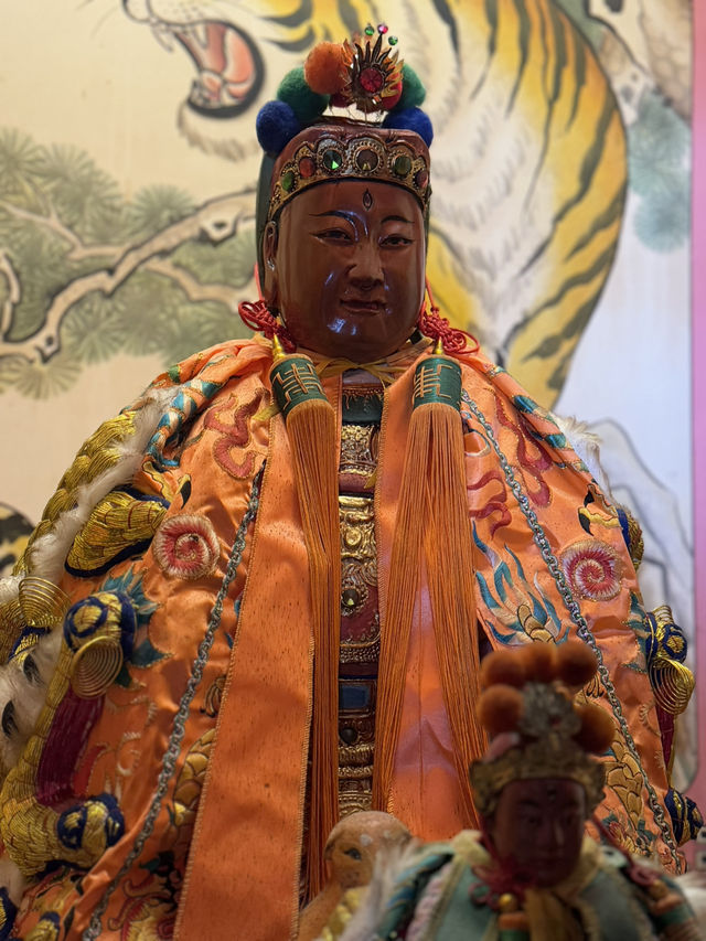 馬祖北竿|芹壁天后宮:依山傍海的信仰歸處,在香煙裊裊裡聽見海的回聲 馬祖北竿|芹壁天后宮:依山傍海的信仰歸處,在香煙裊裊裡聽見海的回聲