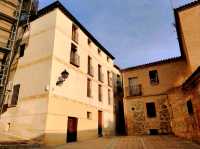 城裡唯一可以參觀的猶太浴場Casa del Judío 位於西班牙卡斯蒂利亞-拉曼恰托萊多猶太區的中心