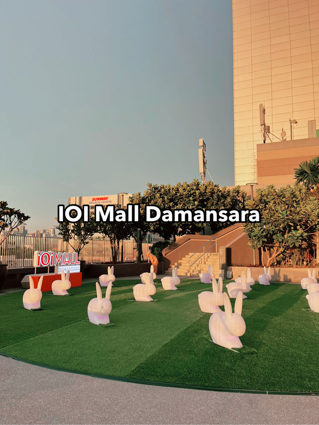 “Discover the Charm of IOI Mall Damansara’s Stunning Rooftop Garden”  “Discover the Charm of IOI Mall Damansara’s Stunning Rooftop Garden”