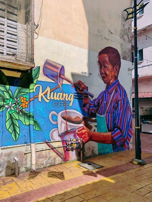 📸 🎨☕☘️🍕🥃🍅🫑🍰 Exploring Kluang’s Vibrant Street Art and Hidden Cafes! 📸 🎨☕☘️🍕🥃🍅🫑🍰 Exploring Kluang’s Vibrant Street Art and Hidden Cafes!