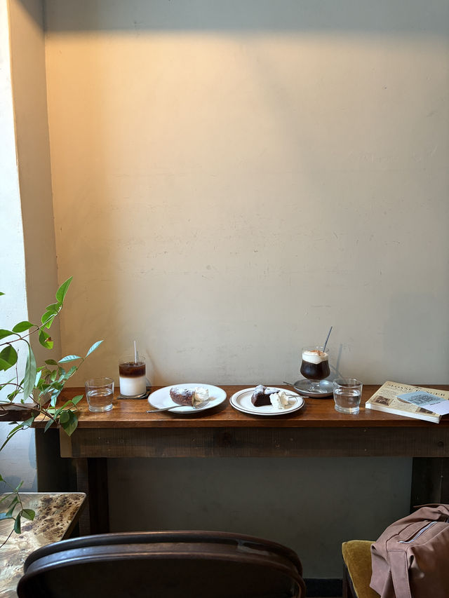 絶対行くべき光たっぷり入るヒーリングカフェ"グライナリーズコーヒー"☕️