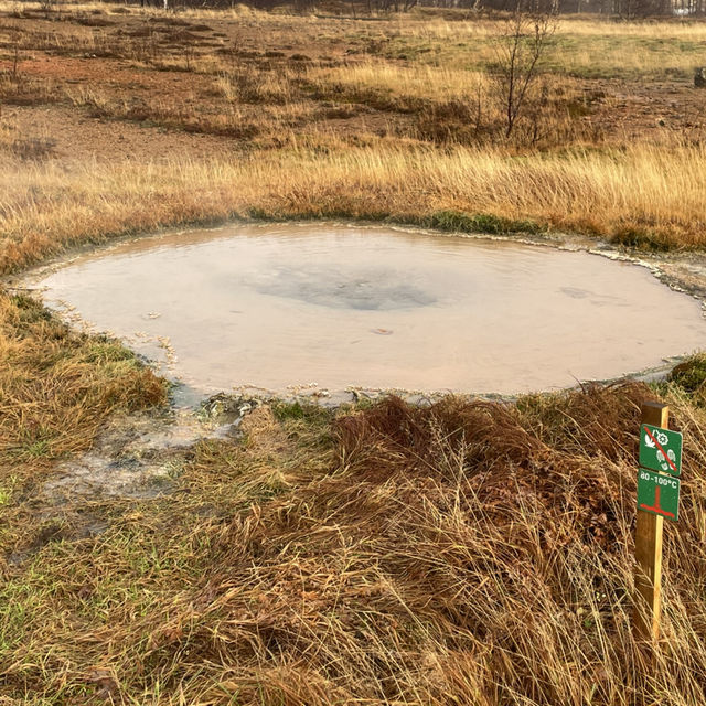 冰島黃金圈 史托克間歇泉 Strokkur｜蓋歇爾間歇泉區的必看噴泉