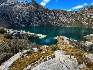 💎 Laguna Churup – A Turquoise Jewel in the Peruvian Andes