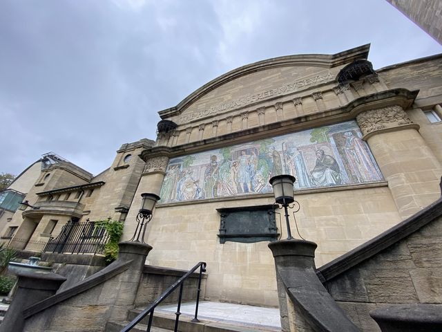Cultural Oasis: Horniman Museum's Embrace 🏛️