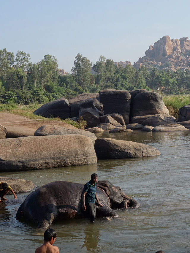 Morning by the Tungabhadra River in Hampi