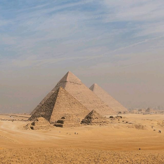 🏜 Pyramids of Giza: Timeless Wonders of the Ancient World 🇪🇬✨