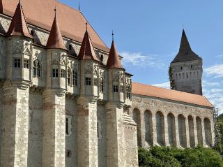 🏰 Corvin Castle: A Real-Life Fairytale Fortress in Transylvania 🌙⚔️🇷🇴