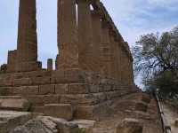 Agrigento’s Rich History: Tips & Tricks to Explore 🏛️🌄