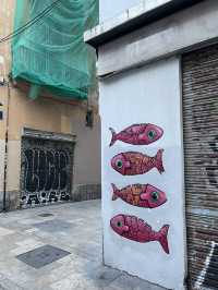 Valencia: Walls That Speak – Street Art & Urban Vibes 🎨🌆✨
