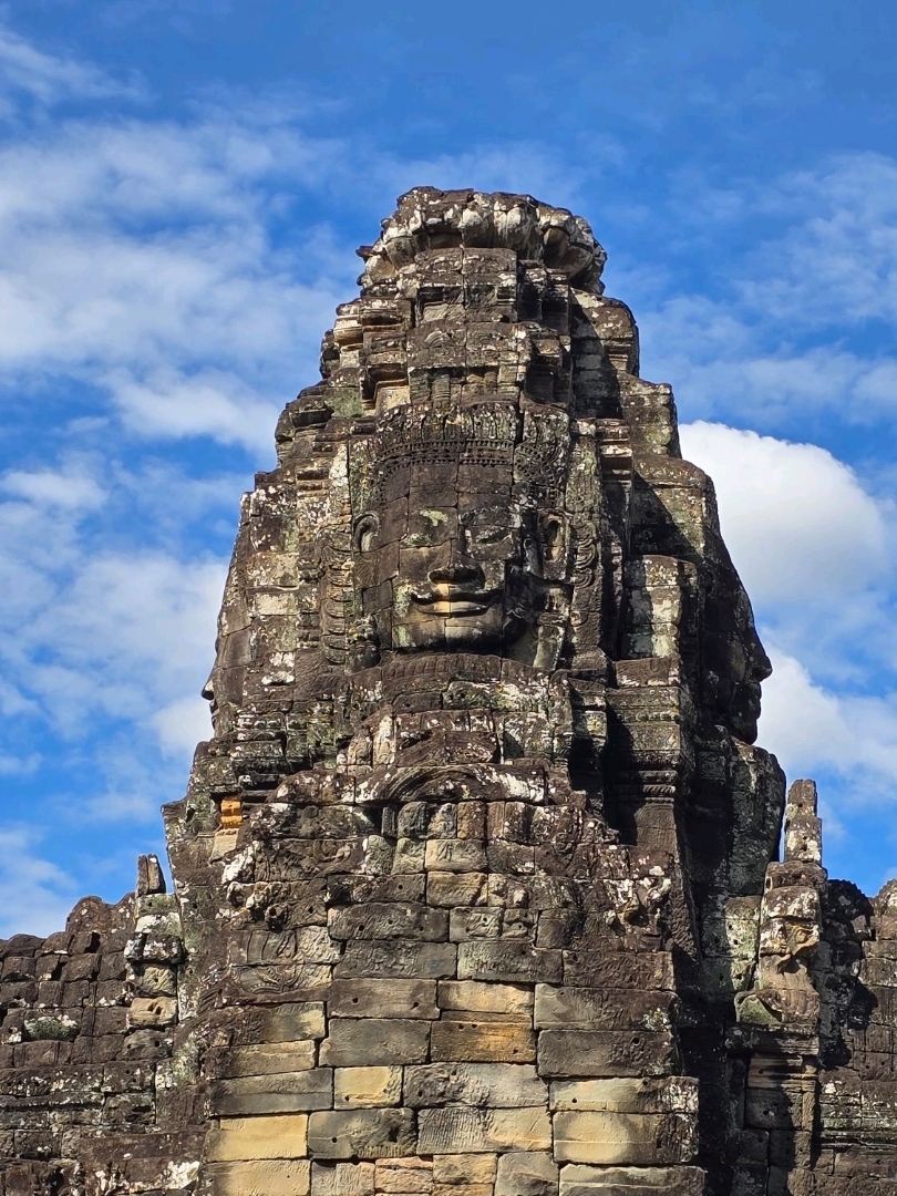 バイヨンの神秘的な微笑み：古代アンコールの中心地。 | Trip.com