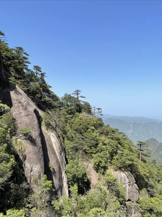 Climbing Mount Sanqing really requires good physical strength