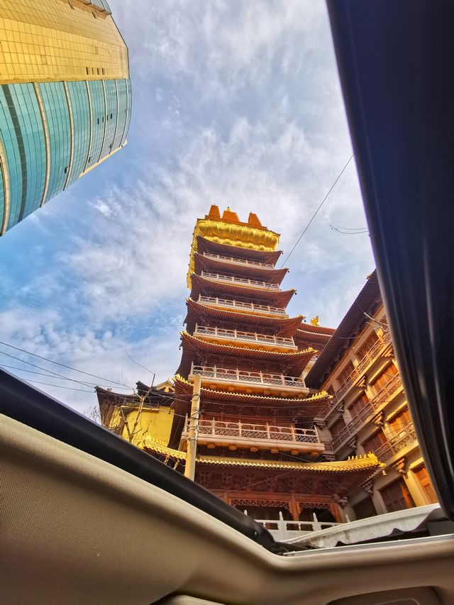 探路者第38集:闹市中的奢華靜安寺 探路者第38集:闹市中的奢華靜安寺