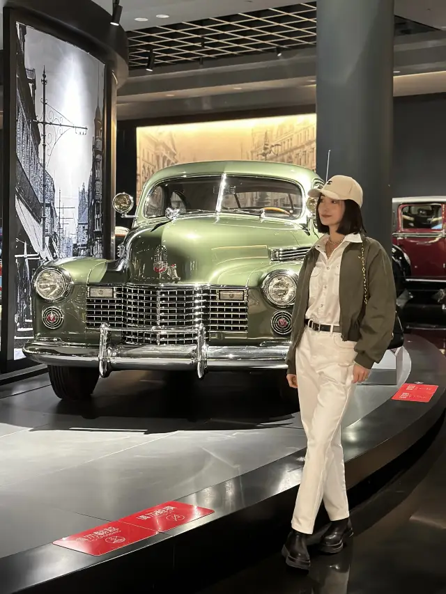 Vintage Car Museum, a romantic encounter through time