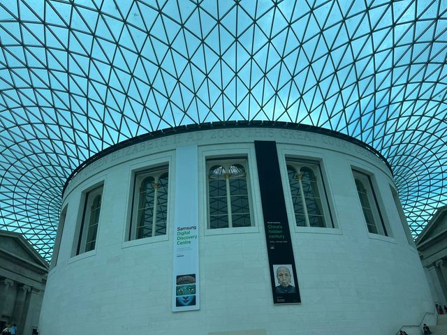 大英博物館這麼大的櫃子只住兩個人？
