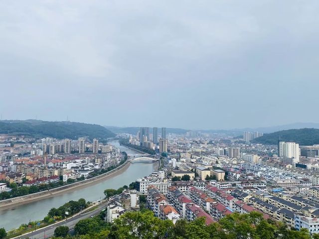 新昌，有「東南眉目」之美譽，更是「唐詩之路」的精華地段