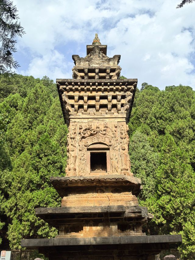 龍虎塔