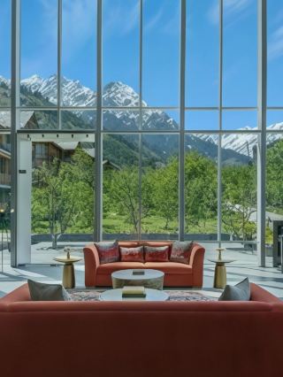 🌟 Manali Magic: Top Stays in Himalayan Bliss 🌄